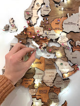 Carica l'immagine nel visualizzatore di Gallery, Mappa del Mondo 3D Ghiaccio