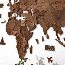 Carica l'immagine nel visualizzatore di Gallery, Mappa del Mondo 3D colore Noce Scuro