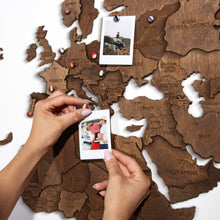 Carica l'immagine nel visualizzatore di Gallery, Mappa del Mondo 3D colore Noce Scuro