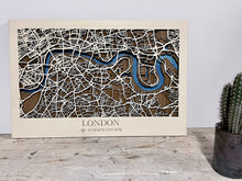 Carica l'immagine nel visualizzatore di Gallery, Mappa 3D in legno di Londra
