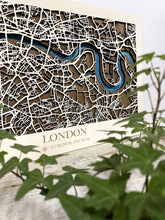 Carica l'immagine nel visualizzatore di Gallery, Mappa 3D in legno di Londra